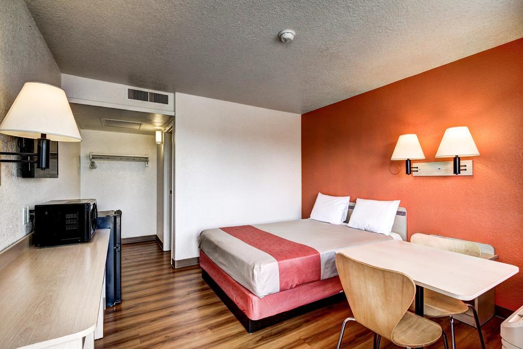 Motel 6 Wells Dış mekan fotoğraf