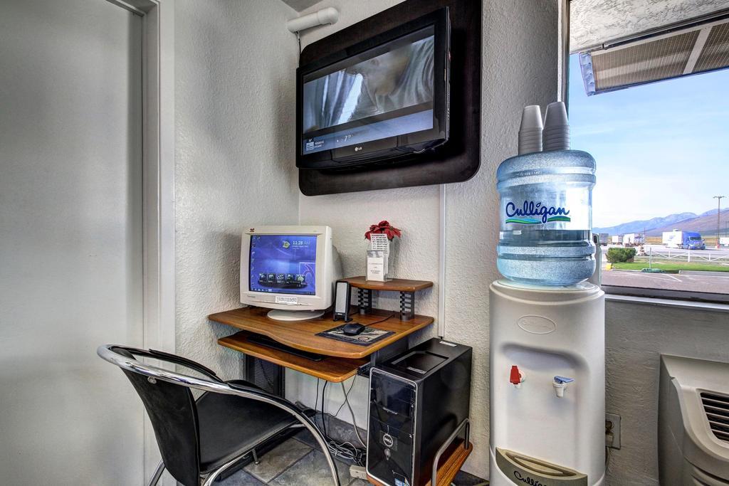 Motel 6 Wells Dış mekan fotoğraf