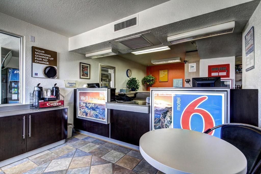 Motel 6 Wells Dış mekan fotoğraf